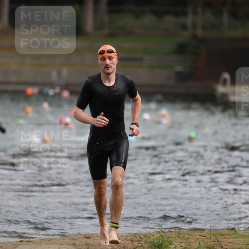 14.09.2025 - Stadtparktriathlon Michael Strokosch http://msf.ph/oto/8863647 14.09.2025 10:31:57 Schwimmen 737 meine-sportfotos.de