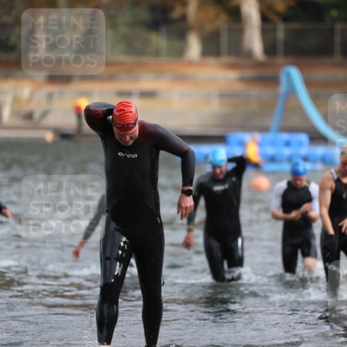14.09.2025 - Stadtparktriathlon Michael Strokosch http://msf.ph/oto/8863676 14.09.2025 10:32:16 Schwimmen 732, 748, 753, 758, 759, 782, 796, 800 meine-sportfotos.de