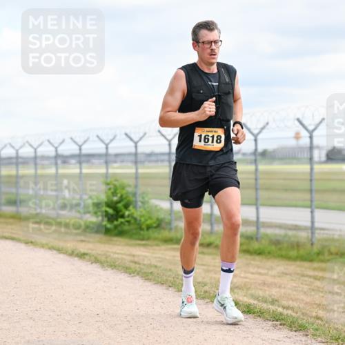 14.09.2025 - Airport Race Dr. Thomas Lammeyer http://msf.ph/oto/8863677 14.09.2025 12:03:33 Laufen 62, 1618 meine-sportfotos.de
