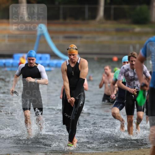 14.09.2025 - Stadtparktriathlon Michael Strokosch http://msf.ph/oto/8863687 14.09.2025 10:32:20 Schwimmen 732, 748, 753, 758, 759, 780, 782, 785, 796, 799, 800 meine-sportfotos.de