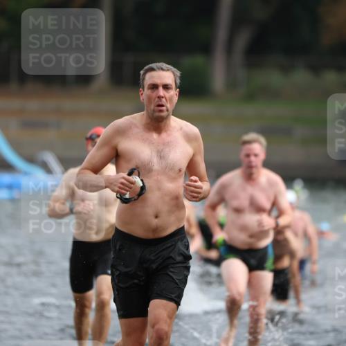 14.09.2025 - Stadtparktriathlon Michael Strokosch http://msf.ph/oto/8863721 14.09.2025 10:32:35 Schwimmen 723, 740, 762, 781, 785, 801, 815 meine-sportfotos.de