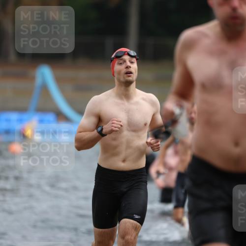 14.09.2025 - Stadtparktriathlon Michael Strokosch http://msf.ph/oto/8863730 14.09.2025 10:32:38 Schwimmen 723, 740, 762, 781, 801, 815, 816 meine-sportfotos.de