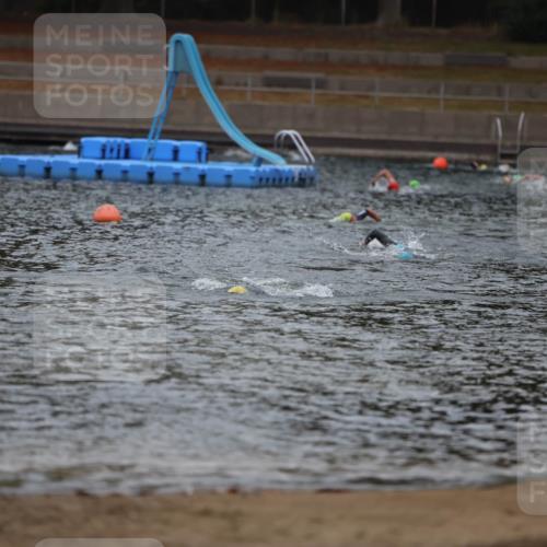 14.09.2025 - Stadtparktriathlon Michael Strokosch http://msf.ph/oto/8863783 14.09.2025 08:49:13 Schwimmen 315 meine-sportfotos.de