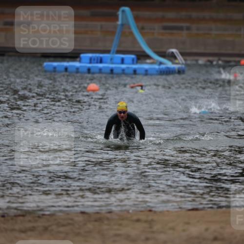 14.09.2025 - Stadtparktriathlon Michael Strokosch http://msf.ph/oto/8863789 14.09.2025 08:49:18 Schwimmen 310 meine-sportfotos.de