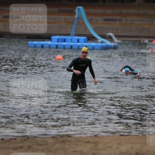 14.09.2025 - Stadtparktriathlon Michael Strokosch http://msf.ph/oto/8863792 14.09.2025 08:49:18 Schwimmen 310 meine-sportfotos.de