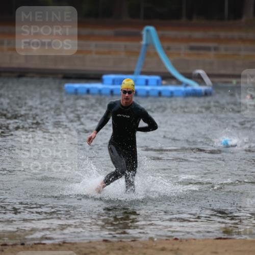 14.09.2025 - Stadtparktriathlon Michael Strokosch http://msf.ph/oto/8863812 14.09.2025 08:49:21 Schwimmen 310 meine-sportfotos.de
