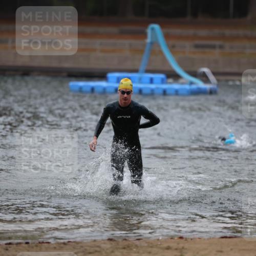 14.09.2025 - Stadtparktriathlon Michael Strokosch http://msf.ph/oto/8863813 14.09.2025 08:49:21 Schwimmen 310 meine-sportfotos.de