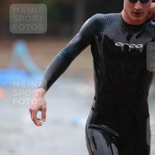 14.09.2025 - Stadtparktriathlon Michael Strokosch http://msf.ph/oto/8863843 14.09.2025 08:49:27 Schwimmen 307, 310, 334 meine-sportfotos.de