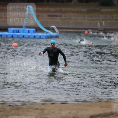 14.09.2025 - Stadtparktriathlon Michael Strokosch http://msf.ph/oto/8863848 14.09.2025 08:49:30 Schwimmen 307, 310, 334 meine-sportfotos.de