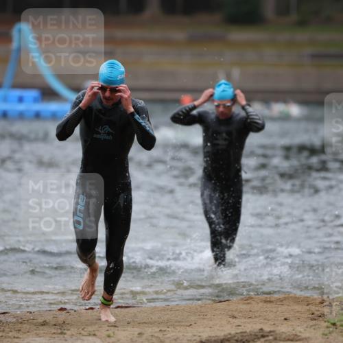 14.09.2025 - Stadtparktriathlon Michael Strokosch http://msf.ph/oto/8863877 14.09.2025 08:49:35 Schwimmen 307, 334 meine-sportfotos.de
