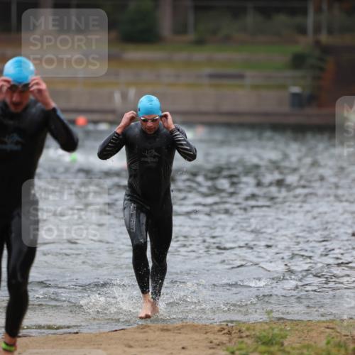 14.09.2025 - Stadtparktriathlon Michael Strokosch http://msf.ph/oto/8863879 14.09.2025 08:49:36 Schwimmen 307, 334 meine-sportfotos.de