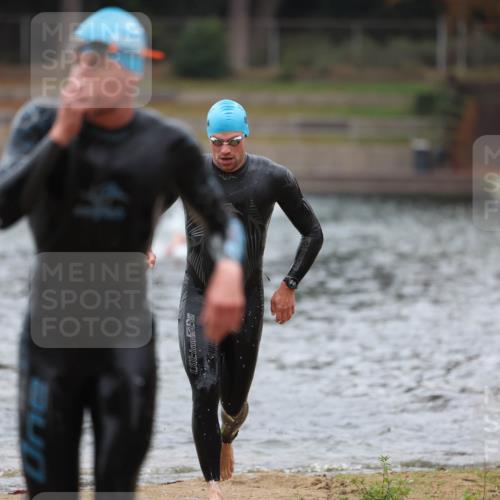 14.09.2025 - Stadtparktriathlon Michael Strokosch http://msf.ph/oto/8863890 14.09.2025 08:49:37 Schwimmen 307, 334 meine-sportfotos.de