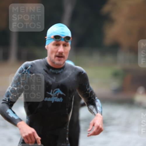 14.09.2025 - Stadtparktriathlon Michael Strokosch http://msf.ph/oto/8863891 14.09.2025 08:49:38 Schwimmen 307, 334 meine-sportfotos.de