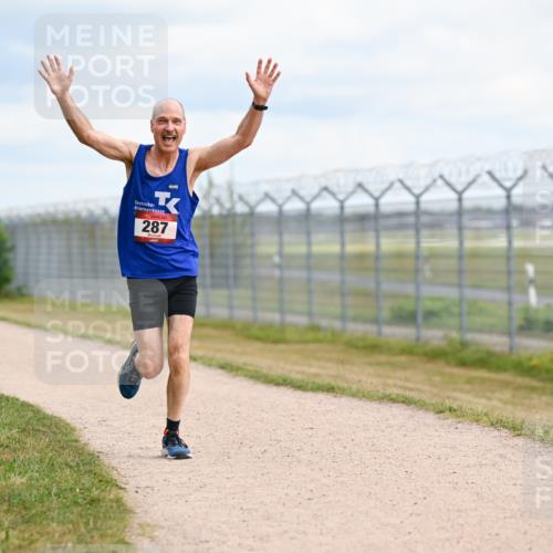 14.09.2025 - Airport Race Dr. Thomas Lammeyer http://msf.ph/oto/8863895 14.09.2025 12:03:49 Laufen 400, 287 meine-sportfotos.de