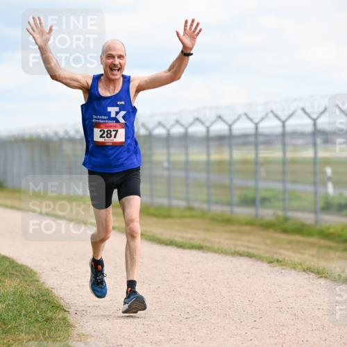 14.09.2025 - Airport Race Dr. Thomas Lammeyer http://msf.ph/oto/8863906 14.09.2025 12:03:50 Laufen 21, 000, 287 meine-sportfotos.de