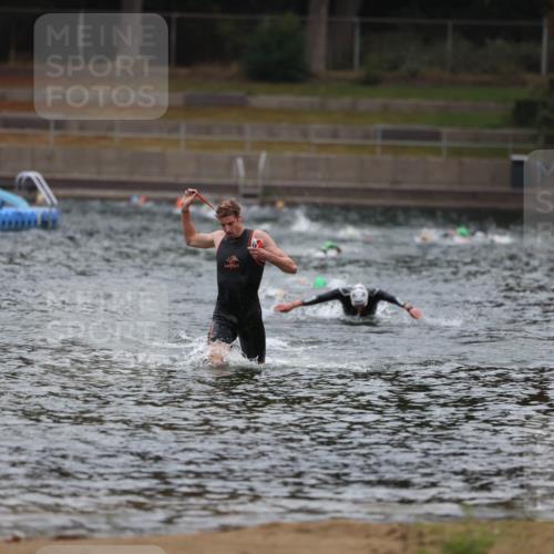 14.09.2025 - Stadtparktriathlon Michael Strokosch http://msf.ph/oto/8863913 14.09.2025 08:49:58 Schwimmen 351 meine-sportfotos.de