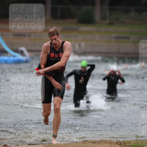 14.09.2025 - Stadtparktriathlon Michael Strokosch http://msf.ph/oto/8863937 14.09.2025 08:50:05 Schwimmen 309, 351, 355 meine-sportfotos.de