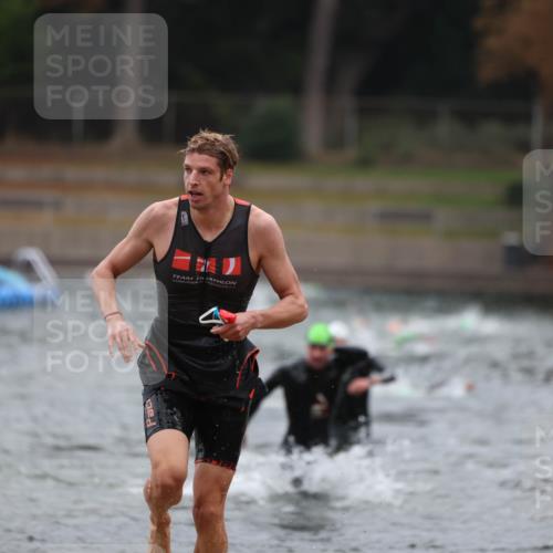 14.09.2025 - Stadtparktriathlon Michael Strokosch http://msf.ph/oto/8863942 14.09.2025 08:50:06 Schwimmen 309, 351, 355 meine-sportfotos.de