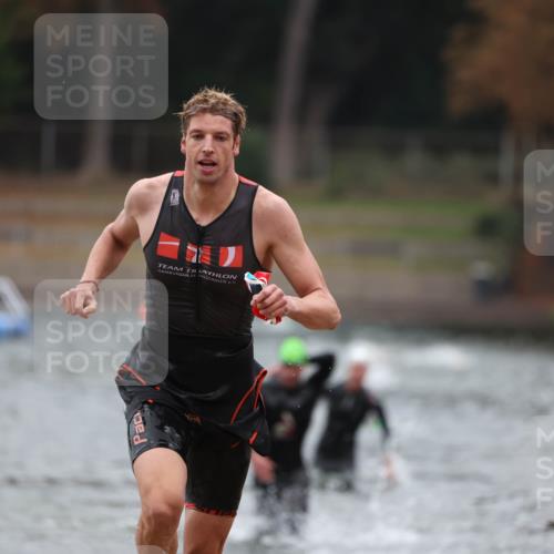 14.09.2025 - Stadtparktriathlon Michael Strokosch http://msf.ph/oto/8863946 14.09.2025 08:50:06 Schwimmen 309, 351, 355 meine-sportfotos.de