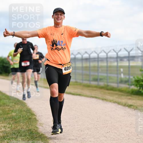 14.09.2025 - Airport Race Dr. Thomas Lammeyer http://msf.ph/oto/8863963 14.09.2025 12:03:54 Laufen 42, 4060 meine-sportfotos.de