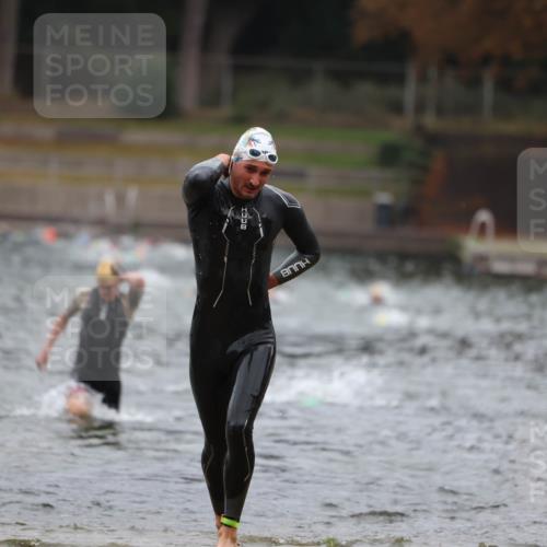 14.09.2025 - Stadtparktriathlon Michael Strokosch http://msf.ph/oto/8863988 14.09.2025 08:50:15 Schwimmen 309, 335, 355 meine-sportfotos.de