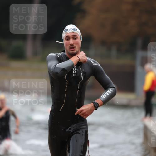 14.09.2025 - Stadtparktriathlon Michael Strokosch http://msf.ph/oto/8863998 14.09.2025 08:50:17 Schwimmen 309, 330, 335 meine-sportfotos.de