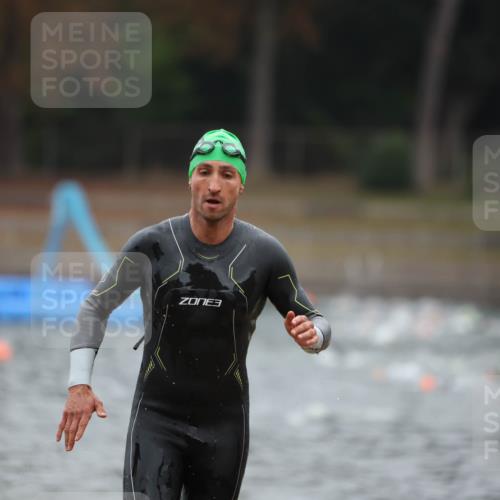 14.09.2025 - Stadtparktriathlon Michael Strokosch http://msf.ph/oto/8864047 14.09.2025 08:50:29 Schwimmen 330, 335 meine-sportfotos.de