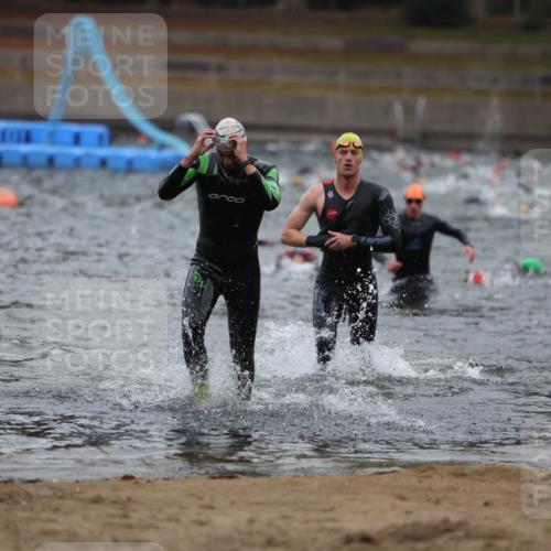 14.09.2025 - Stadtparktriathlon Michael Strokosch http://msf.ph/oto/8864066 14.09.2025 08:50:43 Schwimmen 314, 322, 365 meine-sportfotos.de