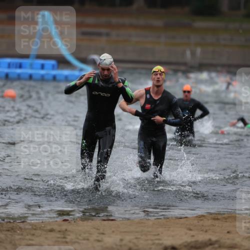 14.09.2025 - Stadtparktriathlon Michael Strokosch http://msf.ph/oto/8864069 14.09.2025 08:50:43 Schwimmen 314, 322, 365 meine-sportfotos.de
