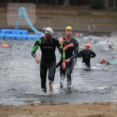 14.09.2025 - Stadtparktriathlon Michael Strokosch http://msf.ph/oto/8864072 14.09.2025 08:50:44 Schwimmen 314, 322, 365 meine-sportfotos.de
