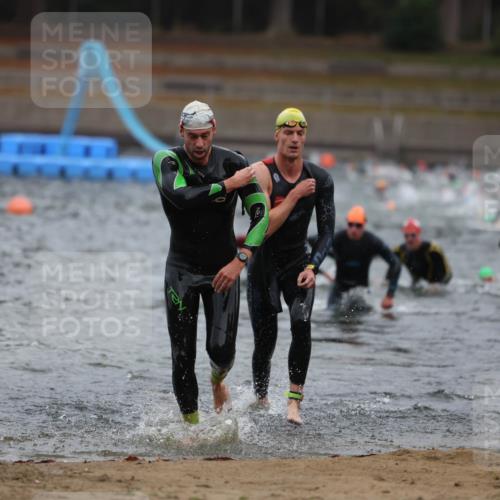 14.09.2025 - Stadtparktriathlon Michael Strokosch http://msf.ph/oto/8864075 14.09.2025 08:50:45 Schwimmen 314, 322, 365 meine-sportfotos.de
