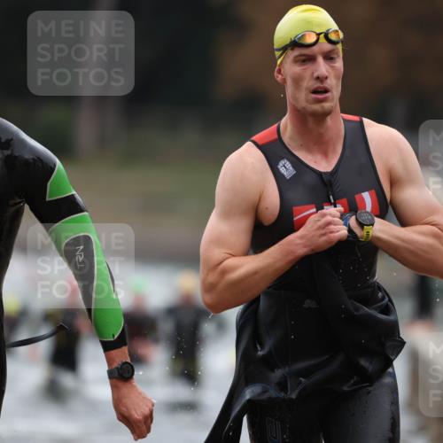 14.09.2025 - Stadtparktriathlon Michael Strokosch http://msf.ph/oto/8864094 14.09.2025 08:50:49 Schwimmen 314, 322, 331, 344, 365, 374, 377 meine-sportfotos.de