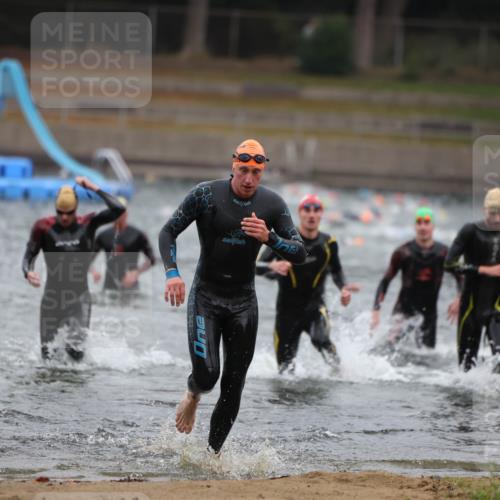 14.09.2025 - Stadtparktriathlon Michael Strokosch http://msf.ph/oto/8864101 14.09.2025 08:50:52 Schwimmen 314, 322, 331, 344, 365, 368, 374, 377 meine-sportfotos.de