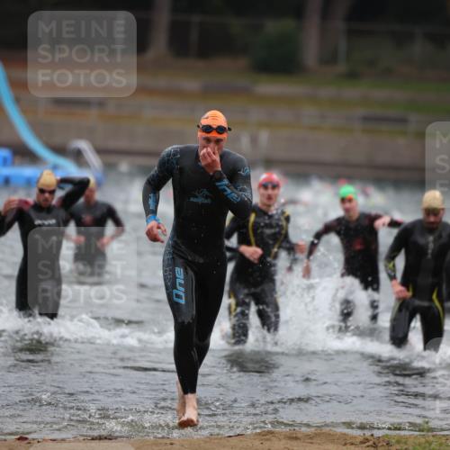 14.09.2025 - Stadtparktriathlon Michael Strokosch http://msf.ph/oto/8864103 14.09.2025 08:50:52 Schwimmen 314, 322, 331, 344, 365, 368, 374, 377 meine-sportfotos.de