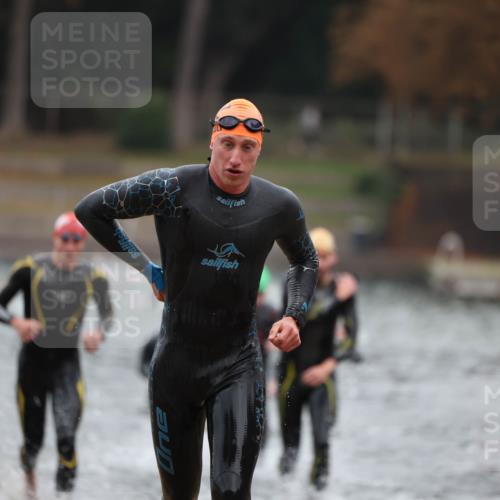 14.09.2025 - Stadtparktriathlon Michael Strokosch http://msf.ph/oto/8864118 14.09.2025 08:50:55 Schwimmen 322, 331, 344, 361, 368, 374, 377 meine-sportfotos.de