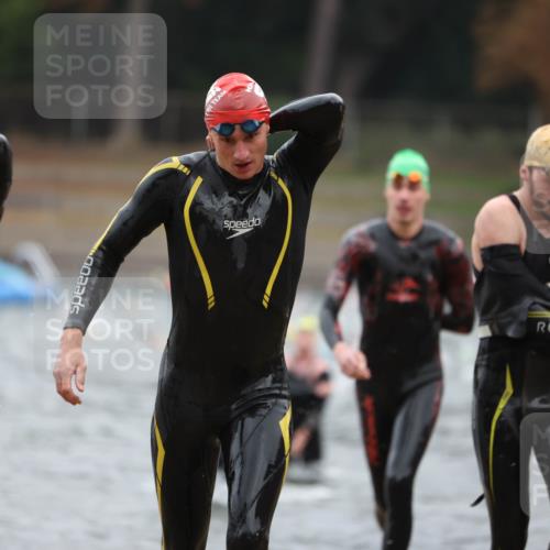 14.09.2025 - Stadtparktriathlon Michael Strokosch http://msf.ph/oto/8864131 14.09.2025 08:50:58 Schwimmen 322, 331, 344, 361, 368, 374, 377 meine-sportfotos.de