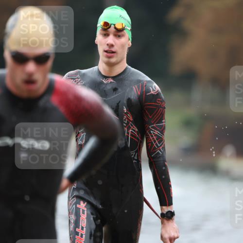14.09.2025 - Stadtparktriathlon Michael Strokosch http://msf.ph/oto/8864139 14.09.2025 08:51:00 Schwimmen 331, 344, 361, 368, 374, 376, 377 meine-sportfotos.de