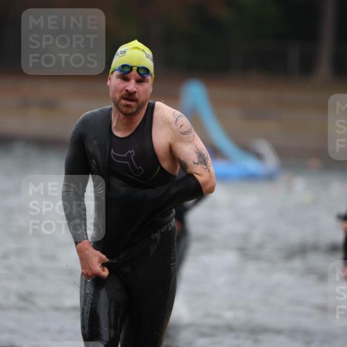 14.09.2025 - Stadtparktriathlon Michael Strokosch http://msf.ph/oto/8864155 14.09.2025 08:51:04 Schwimmen 361, 368, 374, 376 meine-sportfotos.de