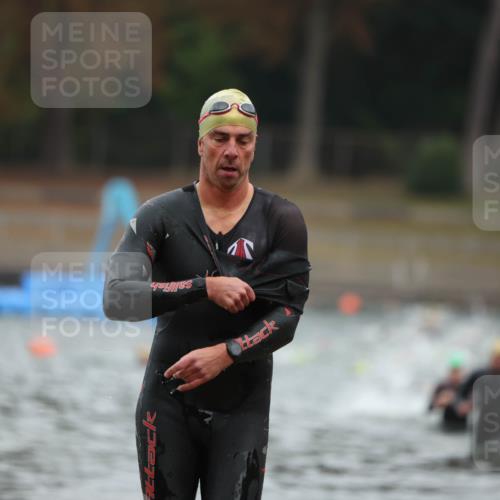 14.09.2025 - Stadtparktriathlon Michael Strokosch http://msf.ph/oto/8864178 14.09.2025 08:51:09 Schwimmen 361, 376 meine-sportfotos.de