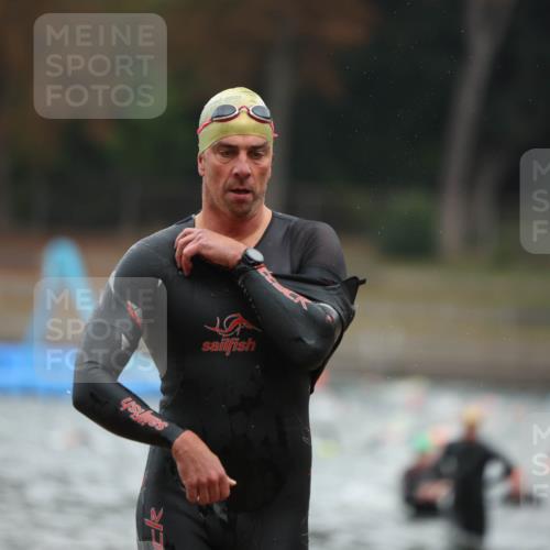 14.09.2025 - Stadtparktriathlon Michael Strokosch http://msf.ph/oto/8864181 14.09.2025 08:51:10 Schwimmen 339, 361, 376 meine-sportfotos.de