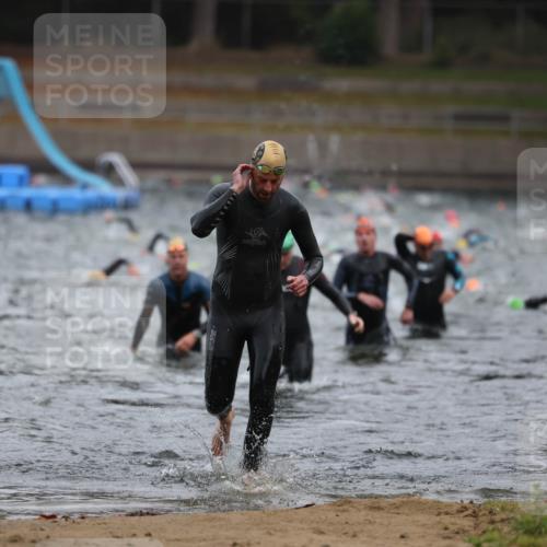 14.09.2025 - Stadtparktriathlon Michael Strokosch http://msf.ph/oto/8864198 14.09.2025 08:51:18 Schwimmen 301, 339, 350 meine-sportfotos.de