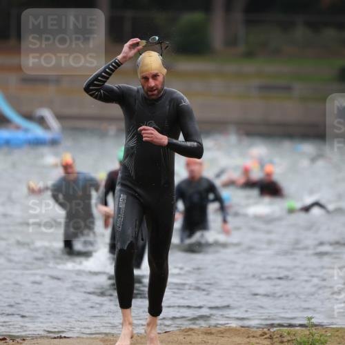14.09.2025 - Stadtparktriathlon Michael Strokosch http://msf.ph/oto/8864206 14.09.2025 08:51:20 Schwimmen 301, 339, 340, 350 meine-sportfotos.de