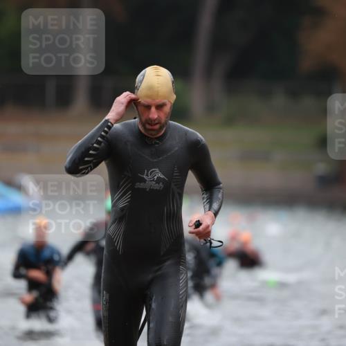 14.09.2025 - Stadtparktriathlon Michael Strokosch http://msf.ph/oto/8864215 14.09.2025 08:51:22 Schwimmen 301, 318, 339, 340, 350 meine-sportfotos.de