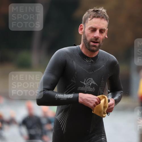 14.09.2025 - Stadtparktriathlon Michael Strokosch http://msf.ph/oto/8864223 14.09.2025 08:51:23 Schwimmen 301, 318, 339, 340, 350 meine-sportfotos.de