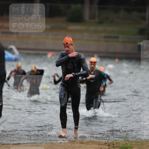 14.09.2025 - Stadtparktriathlon Michael Strokosch http://msf.ph/oto/8864231 14.09.2025 08:51:26 Schwimmen 301, 318, 339, 340, 347, 350, 354, 373 meine-sportfotos.de