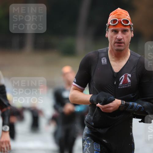 14.09.2025 - Stadtparktriathlon Michael Strokosch http://msf.ph/oto/8864247 14.09.2025 08:51:30 Schwimmen 301, 318, 324, 340, 347, 350, 354, 373 meine-sportfotos.de