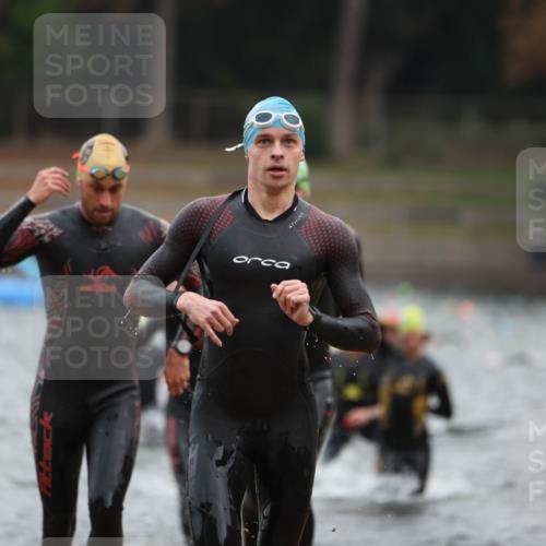 14.09.2025 - Stadtparktriathlon Michael Strokosch http://msf.ph/oto/8864269 14.09.2025 08:51:37 Schwimmen 318, 323, 324, 345, 347, 354, 363, 370, 373, 375 meine-sportfotos.de