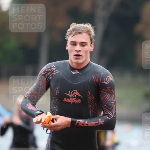 14.09.2025 - Stadtparktriathlon Michael Strokosch http://msf.ph/oto/8864285 14.09.2025 08:51:41 Schwimmen 323, 324, 326, 345, 347, 352, 354, 363, 370, 373, 375 meine-sportfotos.de
