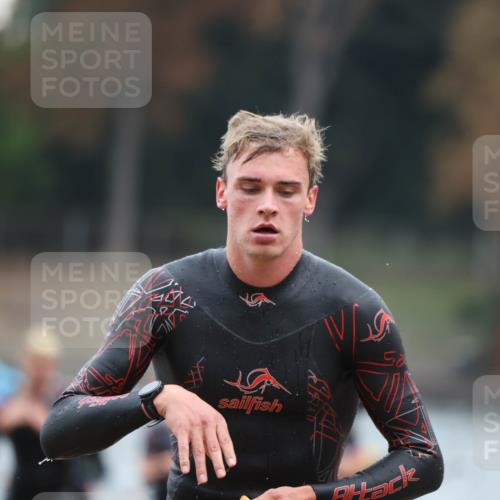 14.09.2025 - Stadtparktriathlon Michael Strokosch http://msf.ph/oto/8864286 14.09.2025 08:51:41 Schwimmen 323, 324, 326, 345, 347, 352, 354, 363, 370, 373, 375 meine-sportfotos.de