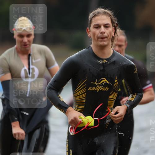 14.09.2025 - Stadtparktriathlon Michael Strokosch http://msf.ph/oto/8864303 14.09.2025 08:51:44 Schwimmen 323, 326, 345, 352, 362, 363, 370, 371, 375 meine-sportfotos.de
